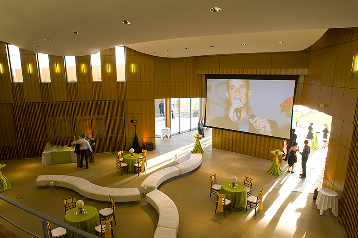 Robert Paine Scripps "Seaside" Forum in La Jolla, CA by Safdie Rabines Architects