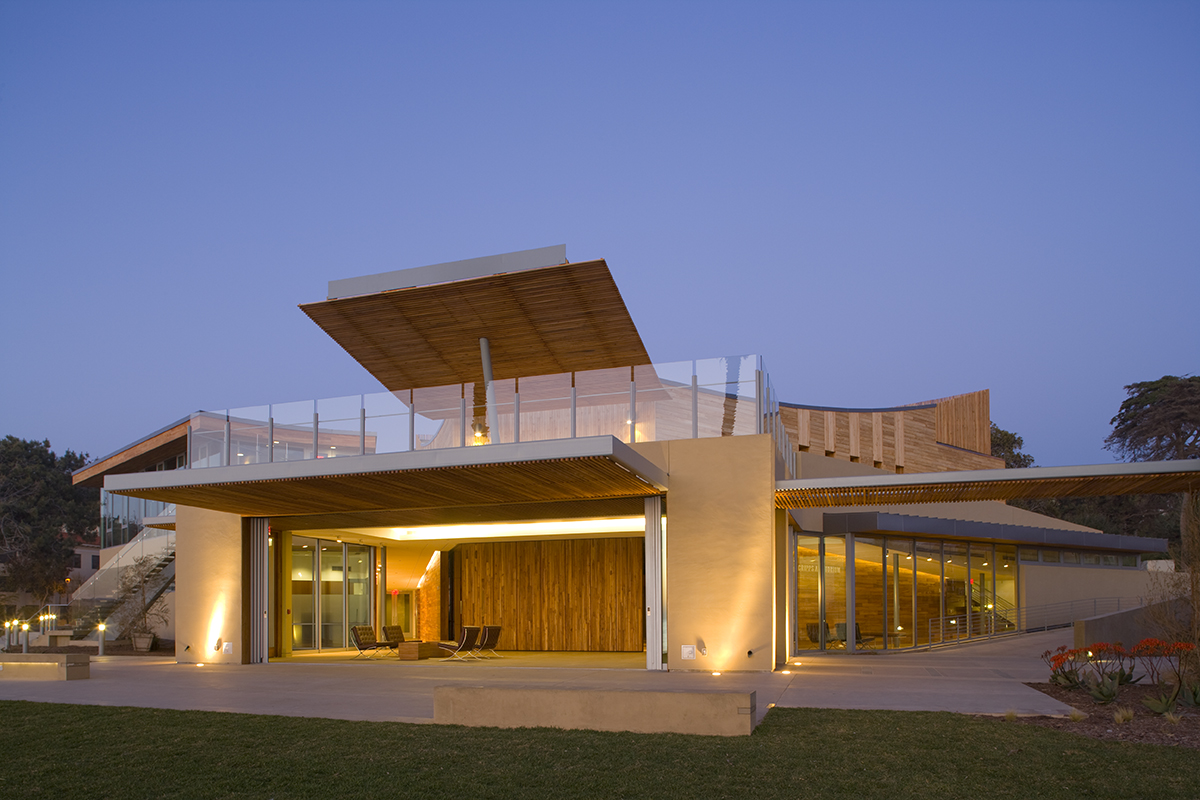 Robert Paine Scripps Forum by Safdie Rabines Architects