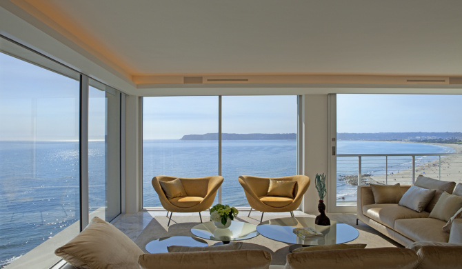 Ocean View Condo by Safdie Rabines